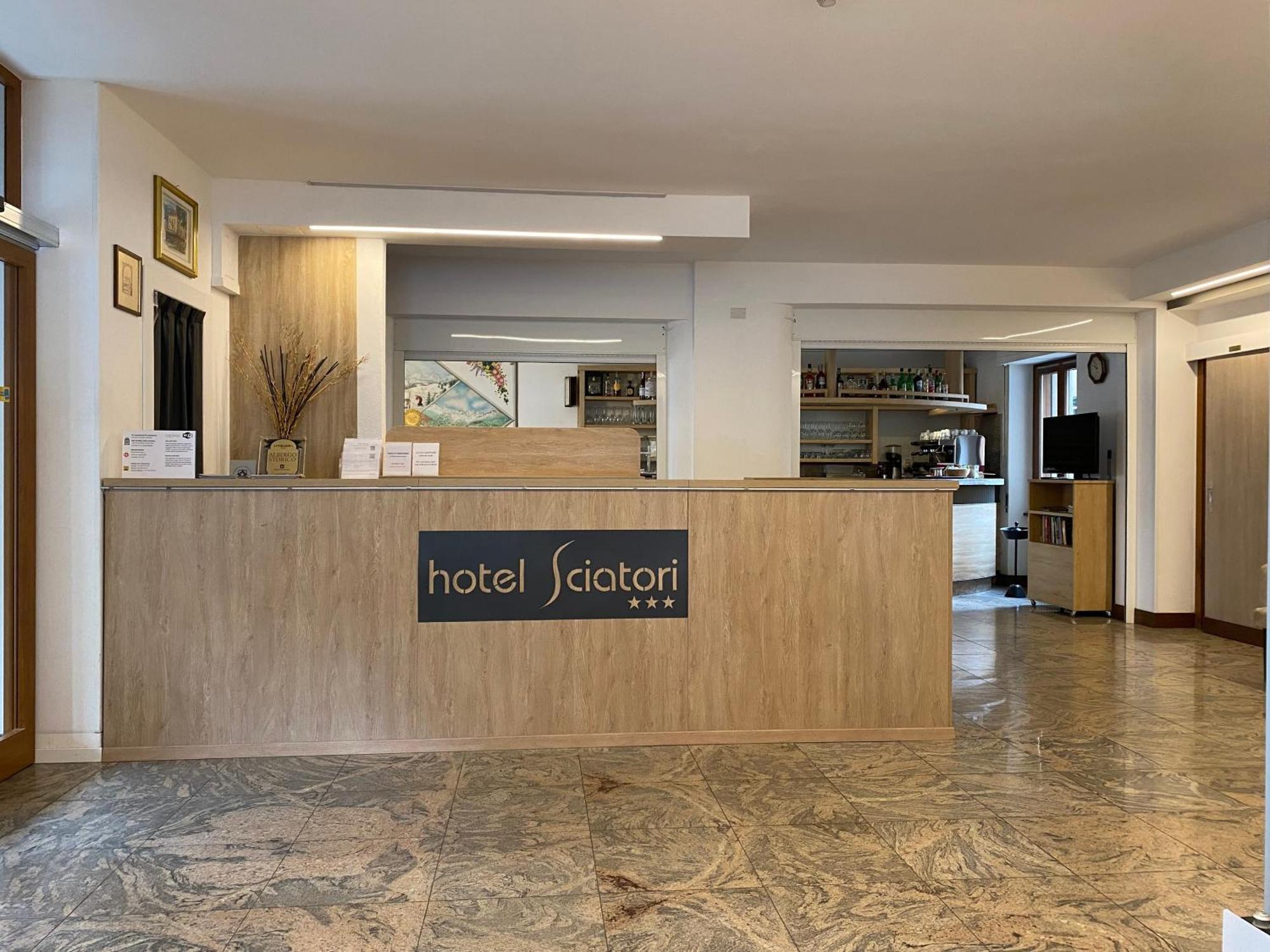 Hotel Sciatori 3 Stelle Superior 테무 외부 사진